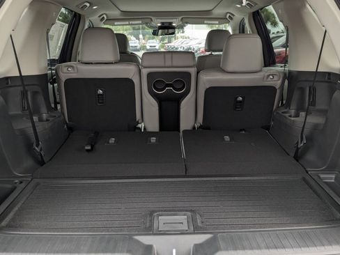 New 2025 Honda Pilot Touring image 12