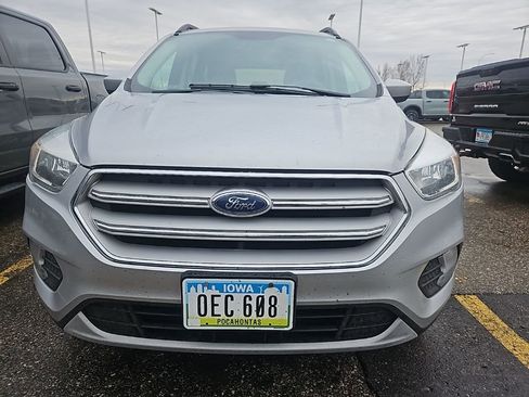 Used 2018 Ford Escape SE w/ SE Sync 3 Package image 3