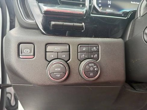 Used 2025 Chevrolet Silverado 1500 LTZ w/ Technology Package AWD/4WD image 18