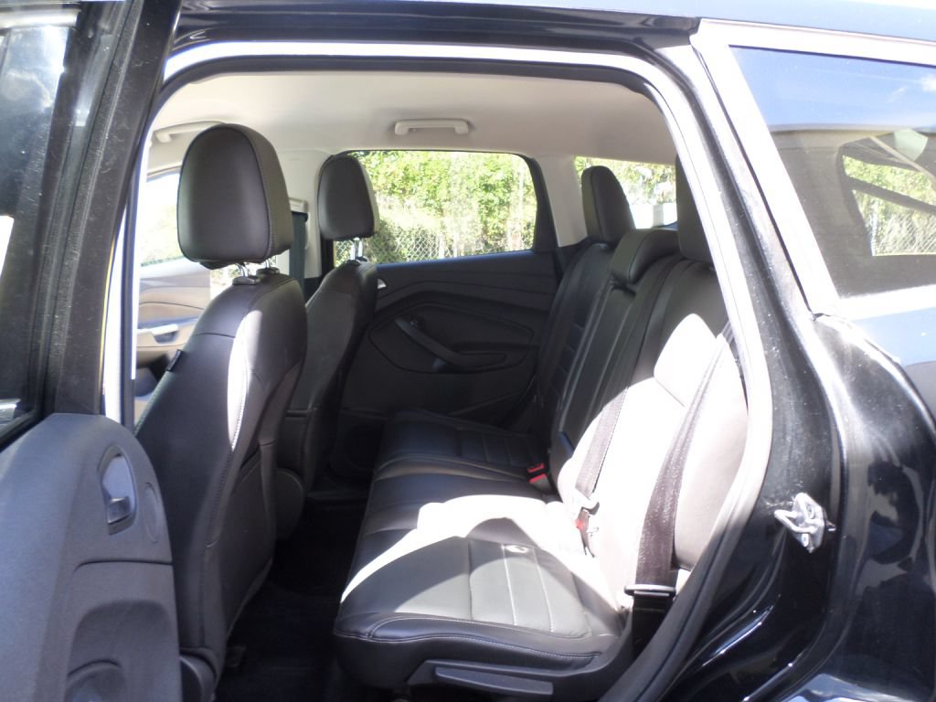 Used 2016 Ford Escape SE w/ SE Leather Comfort Package FWD image 17