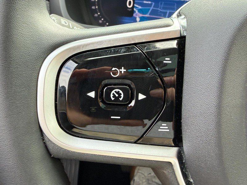 New 2026 Volvo XC90 T8 Plus w/ Protection Package Premier AWD/4WD image 14