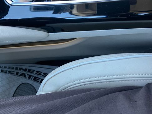 Used 2023 Buick Envision Avenir image 37