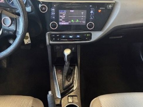 Used 2017 Toyota Corolla LE image 23