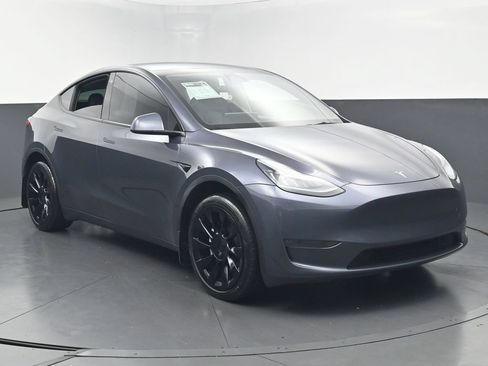 Used 2023 Tesla Model Y Long Range AWD/4WD image 44