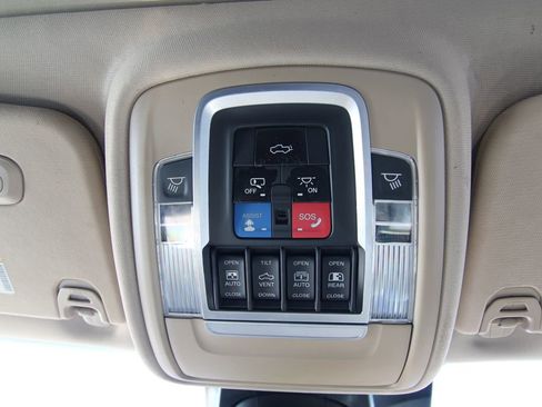 Used 2019 RAM 1500 Laramie image 34