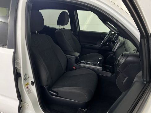 Used 2017 Toyota Tacoma TRD Sport w/ Premium & Technology Package image 21