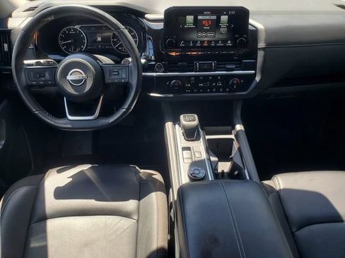 Used 2024 Nissan Pathfinder SL AWD/4WD image 24