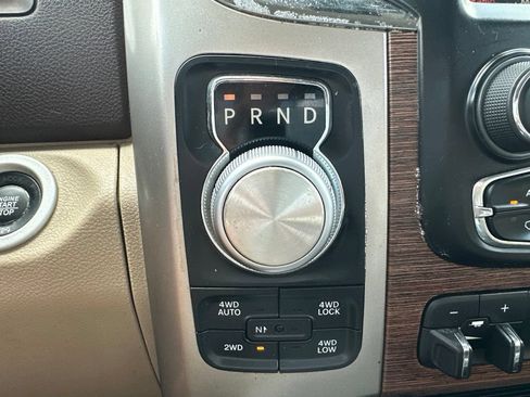 Used 2018 RAM 1500 Laramie w/ Convenience Group AWD/4WD image 46