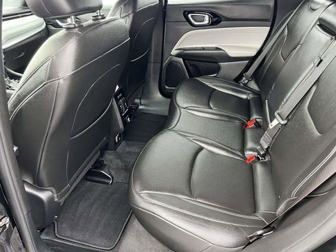 Certified 2025 Jeep Compass Limited image 24