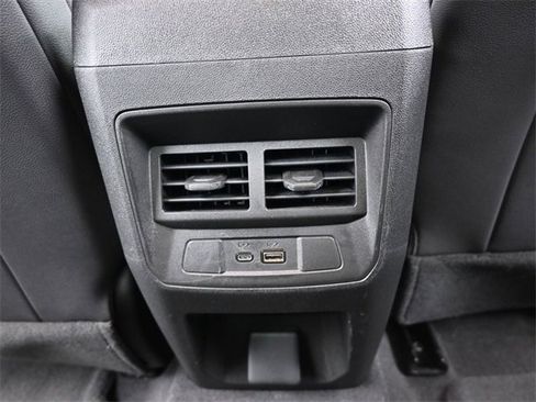 Used 2024 GMC Canyon AT4 w/ Technology Package image 27