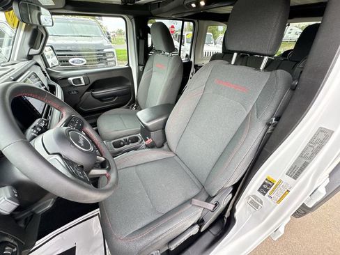 Used 2024 Jeep Wrangler Unlimited Rubicon AWD/4WD image 21