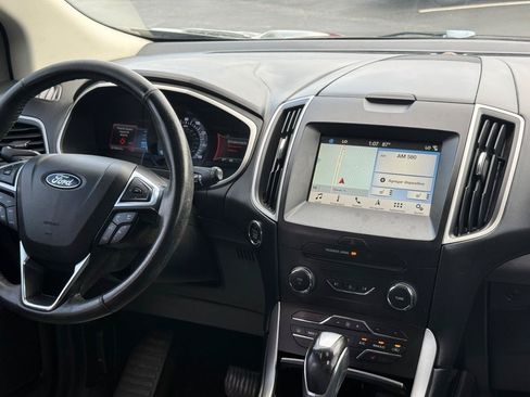 Used 2018 Ford Edge SEL w/ Equipment Group 201A FWD image 17