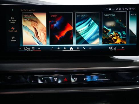 Used 2023 BMW 760i xDrive w/ Luxury Rear Seating Package AWD/4WD image 20