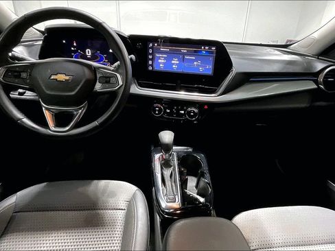 Used 2024 Chevrolet Trax LT w/ Driver Confidence Package FWD image 18