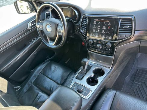 Used 2019 Jeep Grand Cherokee Limited w/ Luxury Group II image 11