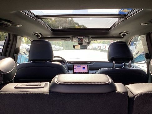 New 2025 Jeep Grand Cherokee Limited image 17