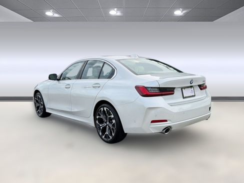 Used 2026 BMW 330i Sedan w/ Premium Package RWD image 3