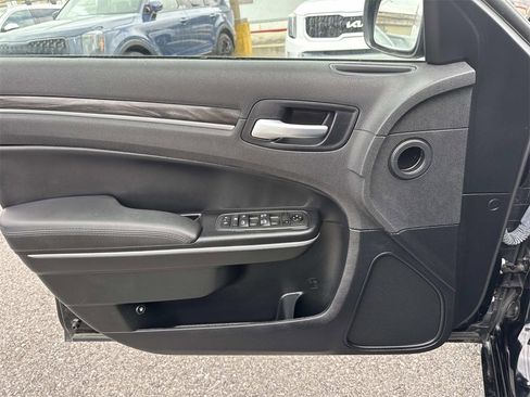 Used 2022 Chrysler 300 Touring w/ Sport Appearance Package image 34