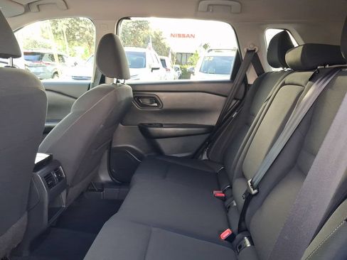 Used 2025 Nissan Rogue S FWD image 11