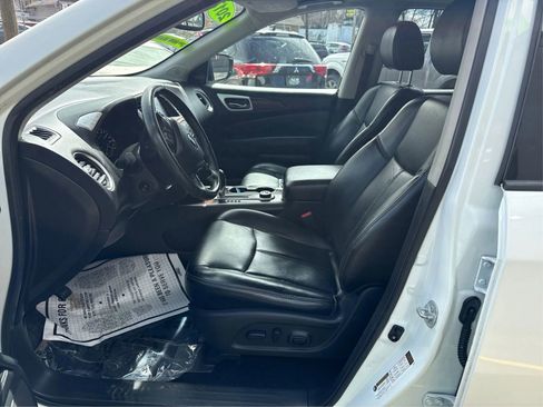 Used 2017 Nissan Pathfinder Platinum w/ Cargo Package image 9