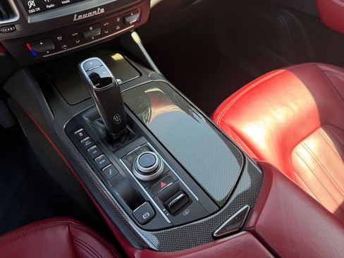 Used 2019 Maserati Levante AWD/4WD image 19
