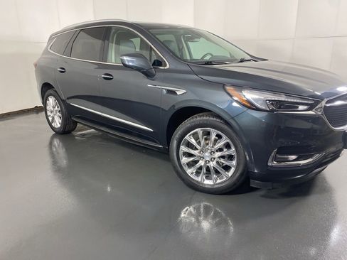 Used 2021 Buick Enclave Premium w/ Sun and Sites Package image 4