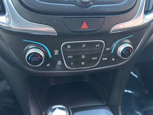 Used 2018 Chevrolet Equinox LT image 13