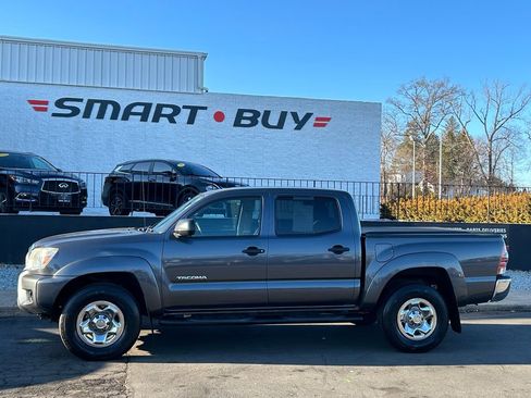Used 2013 Toyota Tacoma 4x4 Double Cab w/ SR5 Pkg image 9