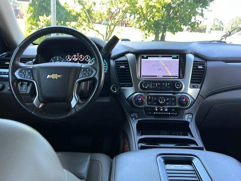 Used 2018 Chevrolet Suburban Premier AWD/4WD image 12