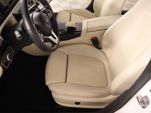 Used 2023 Mercedes-Benz CLA 250 4MATIC image 10