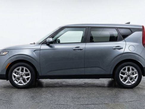 Used 2025 Kia Soul LX w/ LX Technology Package image 5