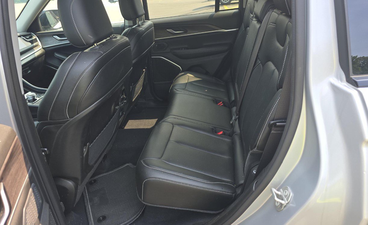 Used 2024 Jeep Grand Cherokee Limited 4xe AWD/4WD image 10