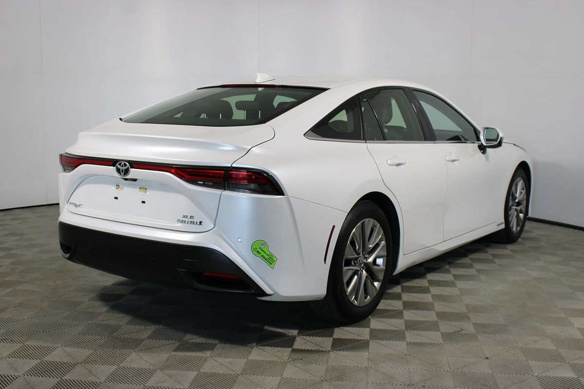 Used 2023 Toyota Mirai w/ Advanced Technology Package RWD image 6