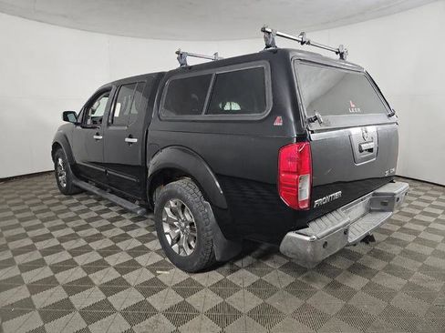 Used 2015 Nissan Frontier SL w/ Moonroof Package AWD/4WD image 2