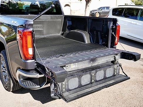 Used 2025 GMC Sierra 1500 SLT AWD/4WD image 21