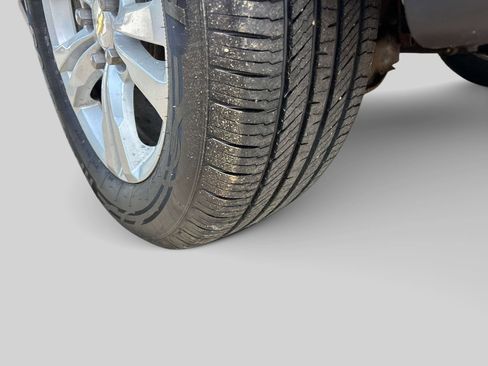 Used 2011 Chevrolet Equinox LS FWD image 9