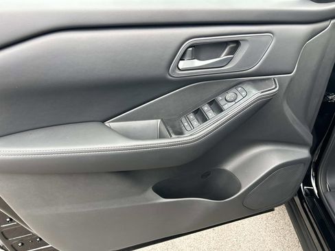 New 2026 Nissan Rogue SV FWD image 17