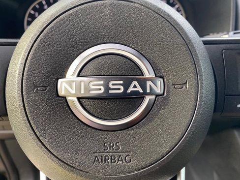 Used 2024 Nissan Rogue S FWD image 32