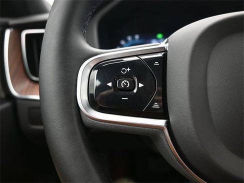 Used 2023 Volvo XC60 B6 Ultimate w/ Climate Package image 26