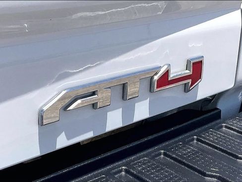 Used 2024 GMC Sierra 2500 AT4 w/ AT4 Premium Plus Package AWD/4WD image 21