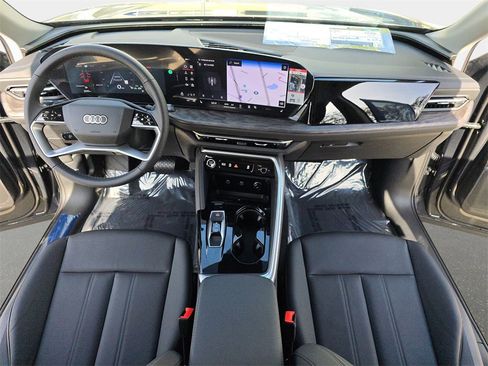 New 2025 Audi Q5 Premium image 9