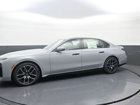 New 2026 BMW 740i xDrive w/ Executive Package image 4