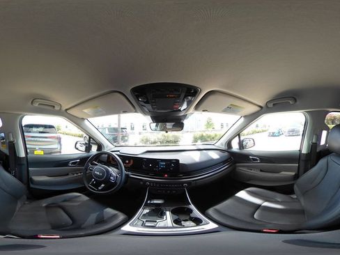 Used 2026 Kia Carnival FWD image 45
