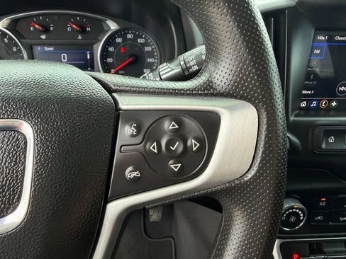 Used 2022 GMC Terrain SLE FWD image 15