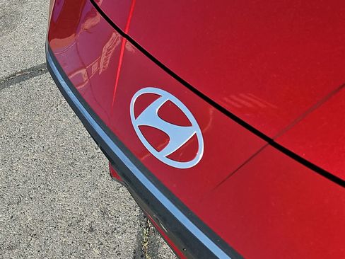 Used 2024 Hyundai Elantra SEL image 12