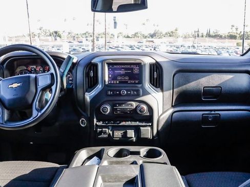 Used 2025 Chevrolet Silverado 2500 Custom w/ Custom Value Package AWD/4WD image 15