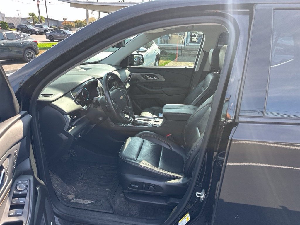 Used 2019 Chevrolet Traverse Premier w/ Redline Edition AWD/4WD image 9