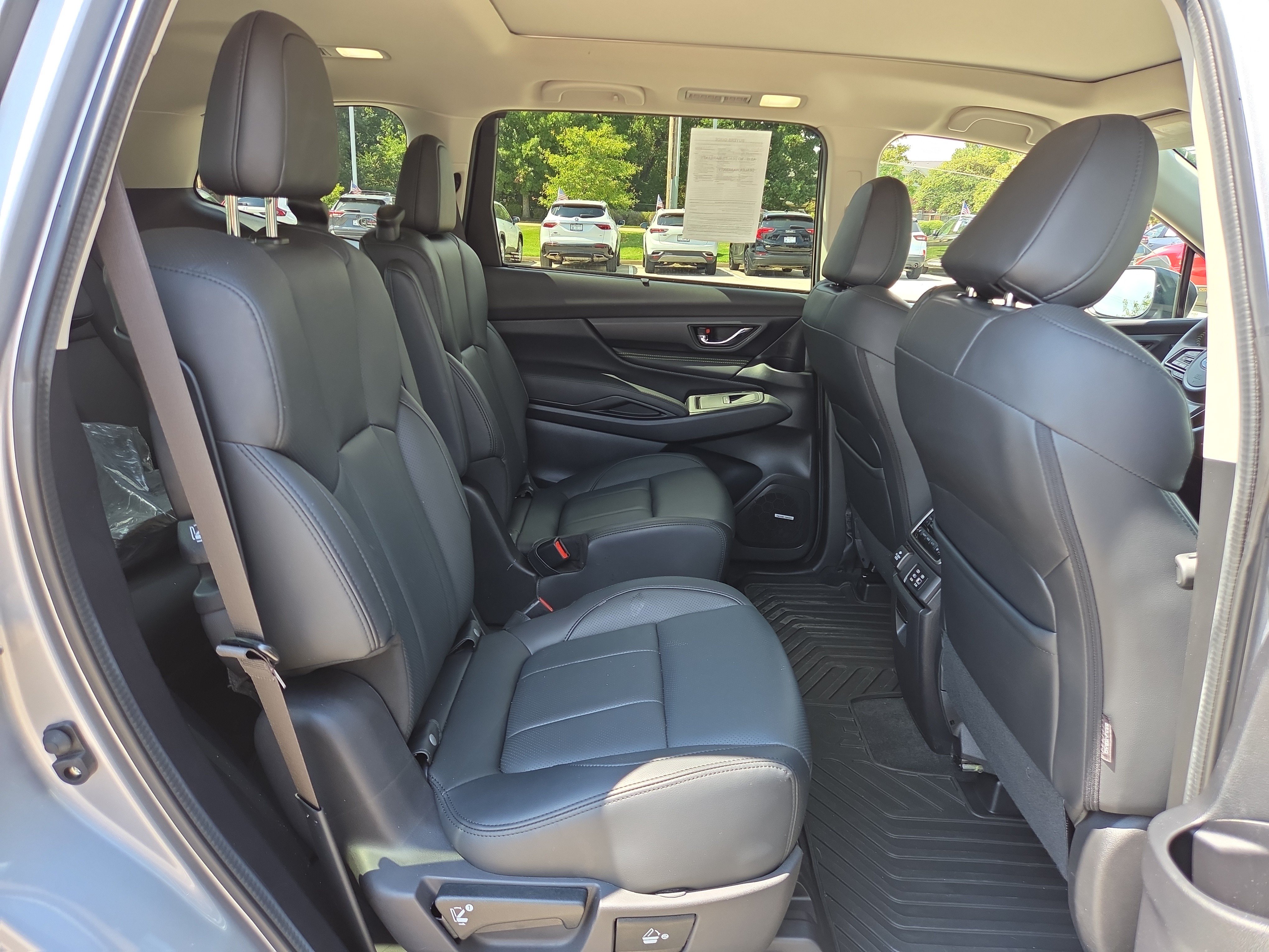 Certified 2025 Subaru Ascent Bronze Edition w/ Onyx Package AWD/4WD image 16