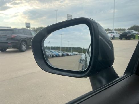 Used 2023 Nissan Rogue SV image 64