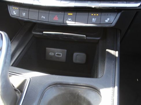 Used 2025 Cadillac XT4 Sport image 32